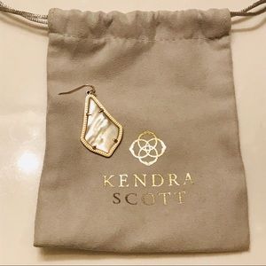 ISO Kendra Scott Single Earring